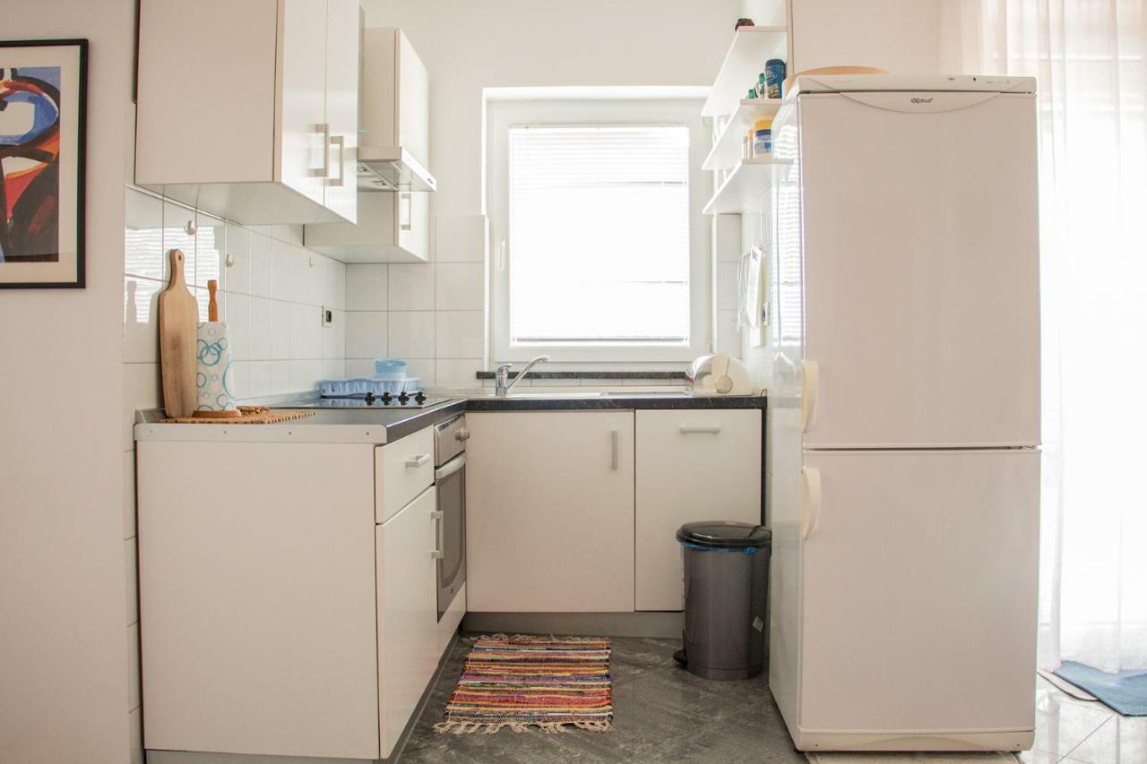 Lukovo Seafront Apartments Ngoại thất bức ảnh